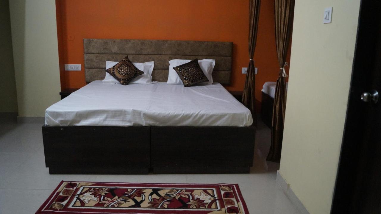 K & K Hotel Jabalpur Luaran gambar