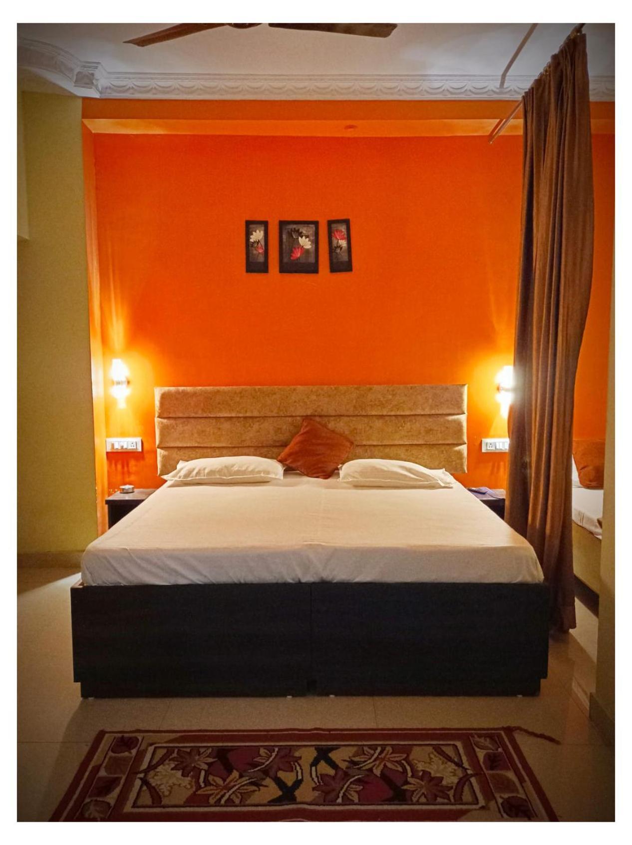 K & K Hotel Jabalpur Luaran gambar